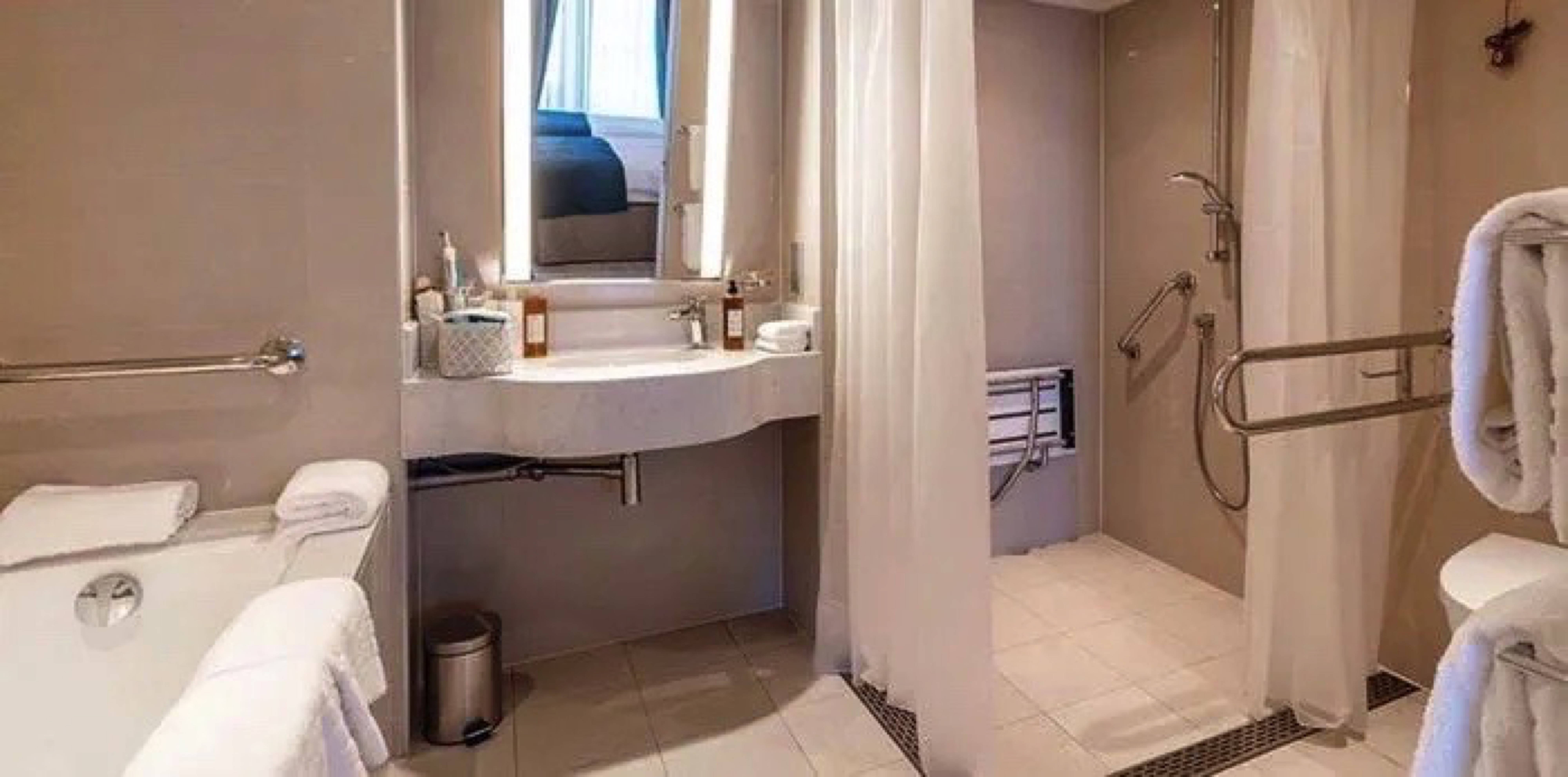 Adapted Junior Suite with Balcony